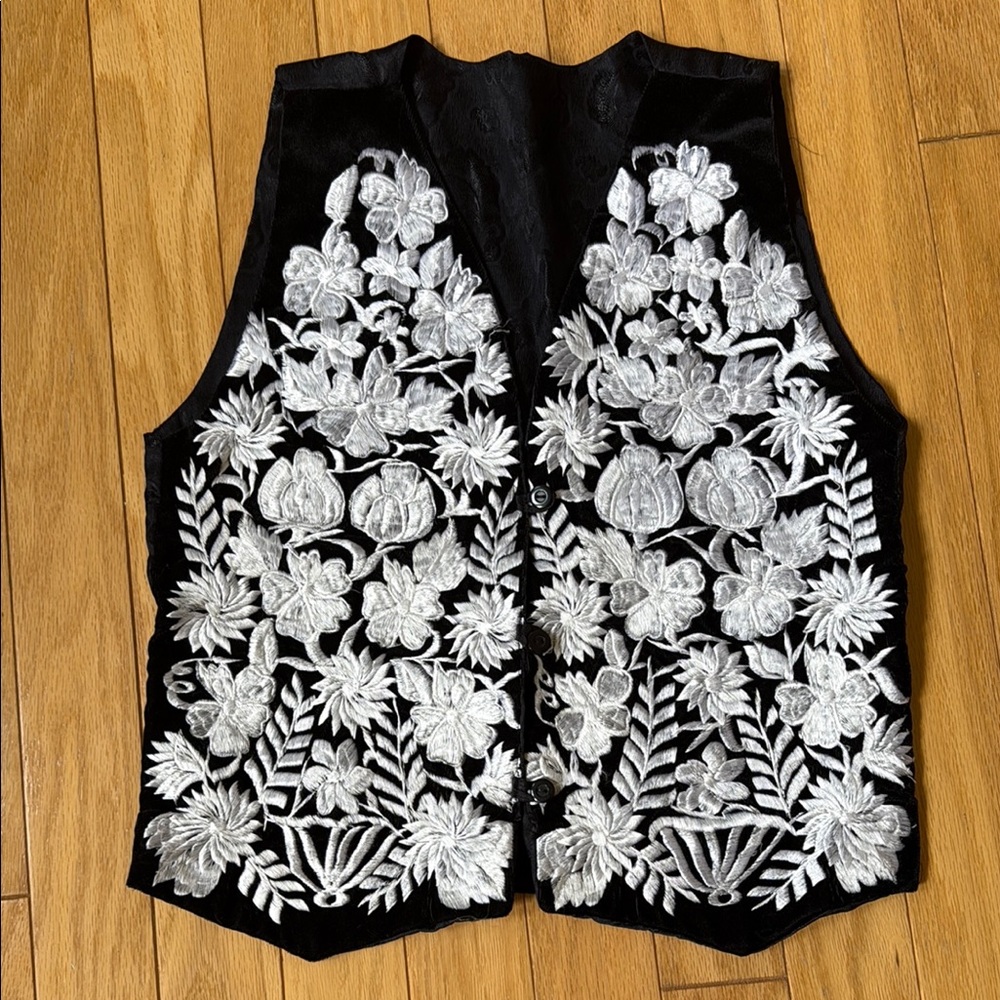 Vintage Custom Black and White Floral Embroidered Women's Top